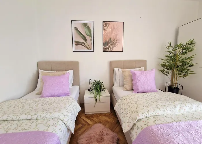 Luminous Apartman