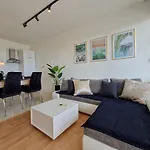 Luminous Apartman