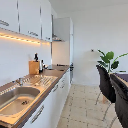 Luminous Apartment *