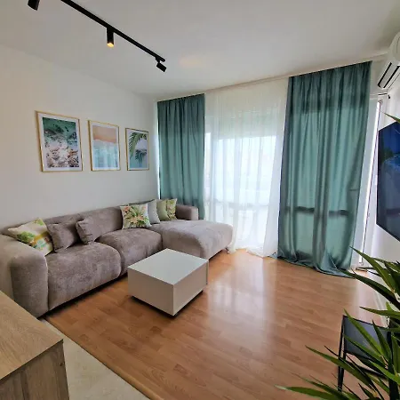 Luminous Apartment *